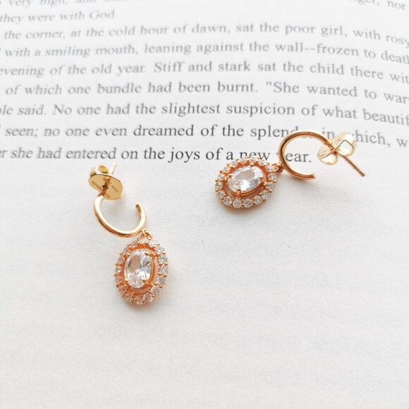 kate spade Jewelry - NEW KATE SPADE Victoria Gold Clear Huggie Earrings